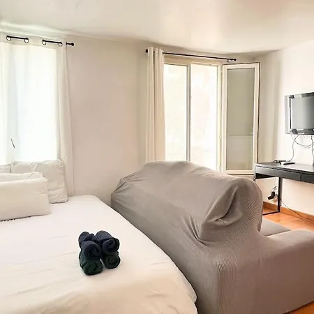 Apartament Profile Et Identite Volee *