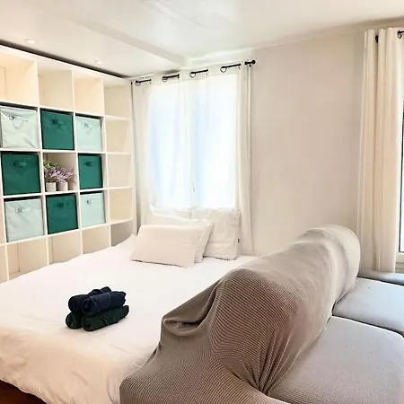 Profile Et Identite Volee Apartament Paryż